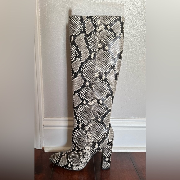 Villa Rouge Snakeskin Boots. - Picture 2 of 6
